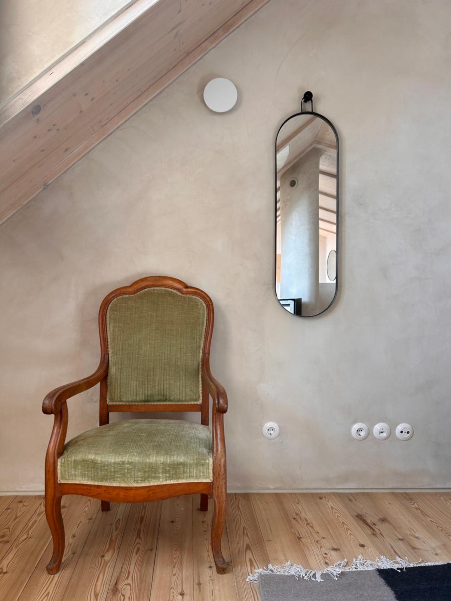 O Poleiro - Modern Living
