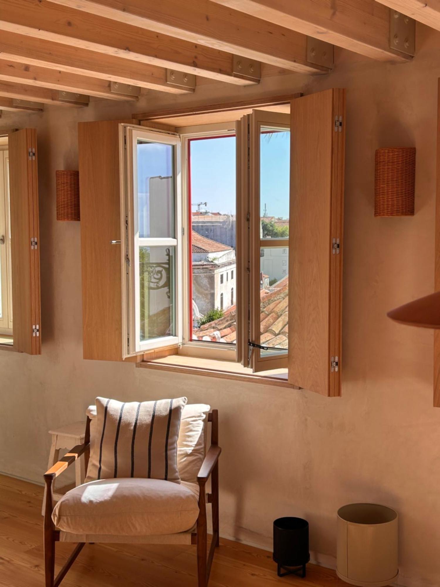 O Poleiro - Modern Living Lisbon