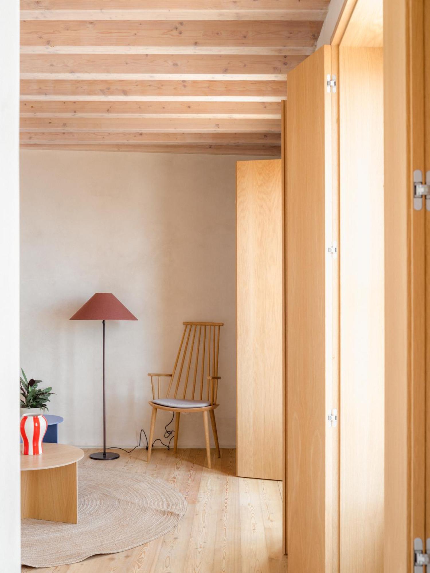 O Poleiro - Modern Living *
